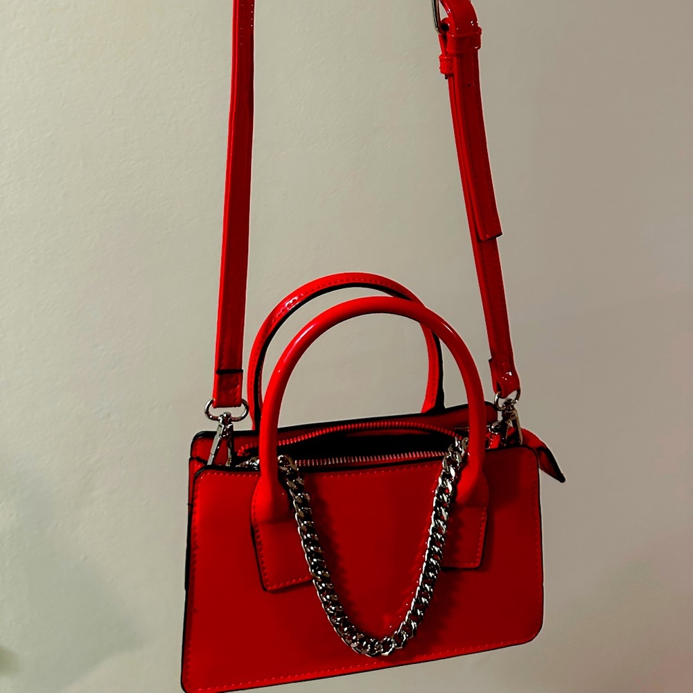 I am selling a red handbag